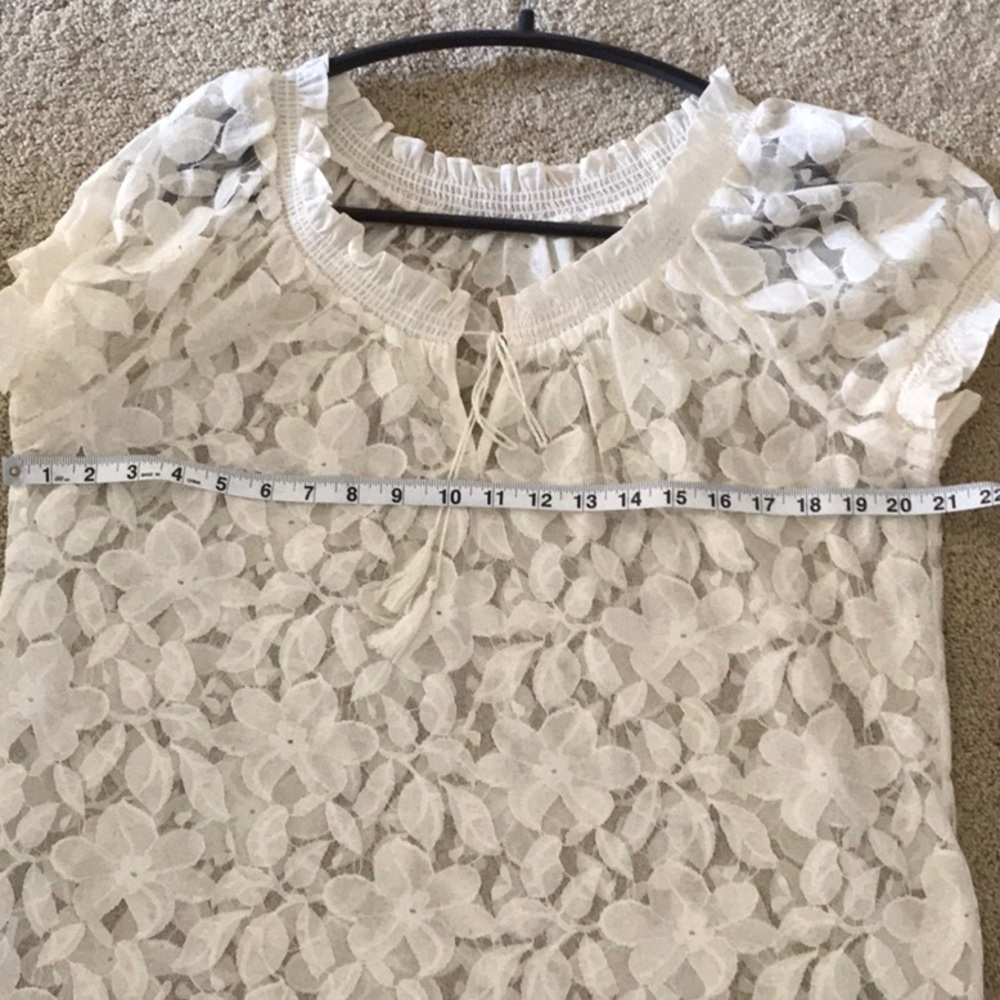 Lace top - Picture 3 of 4